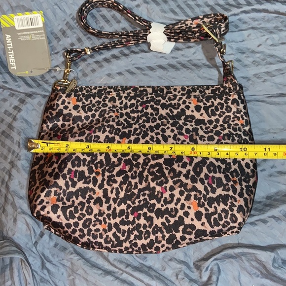 Travelon Anti-Theft Crossbody Bag and Coin Pouch in Leopard RFID Protection NWOT - Picture 5 of 12